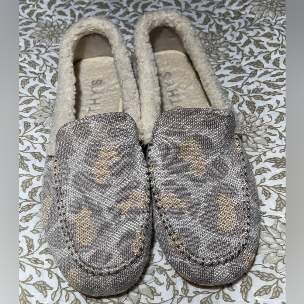 Rothy’s Cozy Gray and Cream Slip-On slippers - Size 7